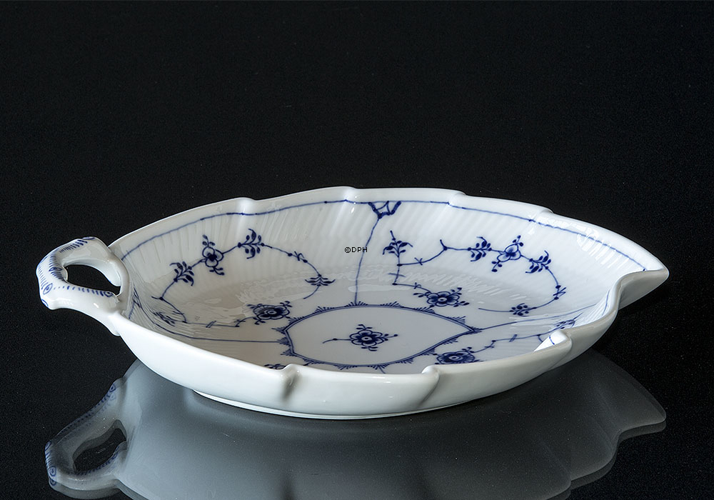 Musselmalet Gerippt, Schale, blattförmig, Royal Copenhagen Nr. 145