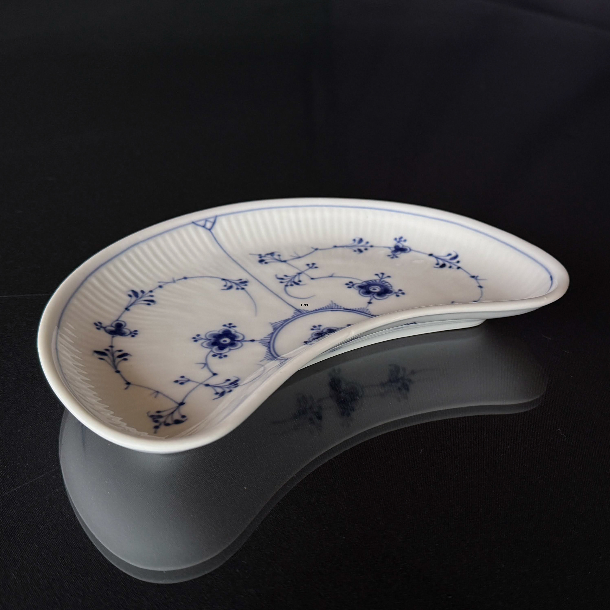 Royal Copenhagen Musselmalet gerippt Halbmondschale Nr. 1/155, 22 cm, selten