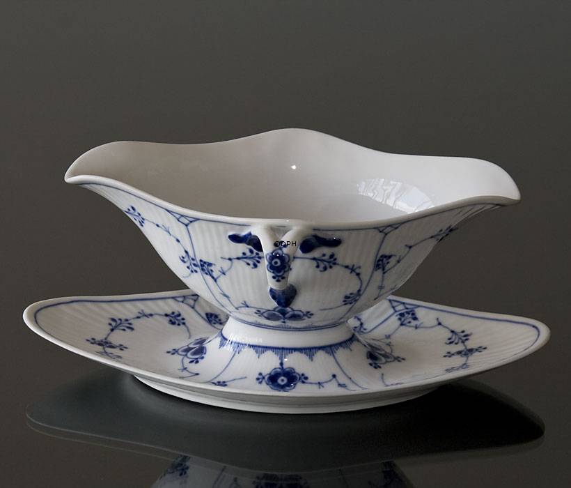 Musselmalet Gerippt, Sauciere auf festen Stand, Inhalt 45 cl., Royal Copenhagen Nr. 202