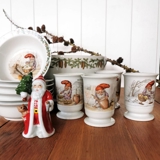 Becher mit Wiberg Wichteln, der im Schnee spazieren geht, Royal Copenhagen Nr. 1-5436