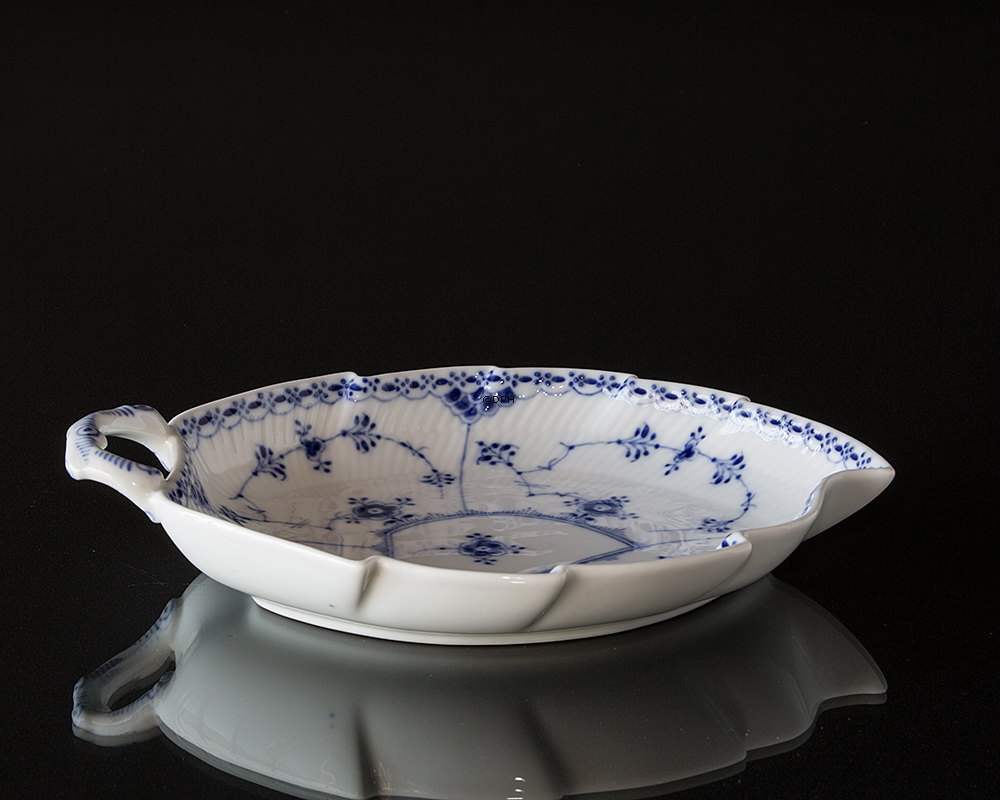 Musselmalet, Halbspitze, blattförmige Schale 27 cm, Royal Copenhagen Nr. 549