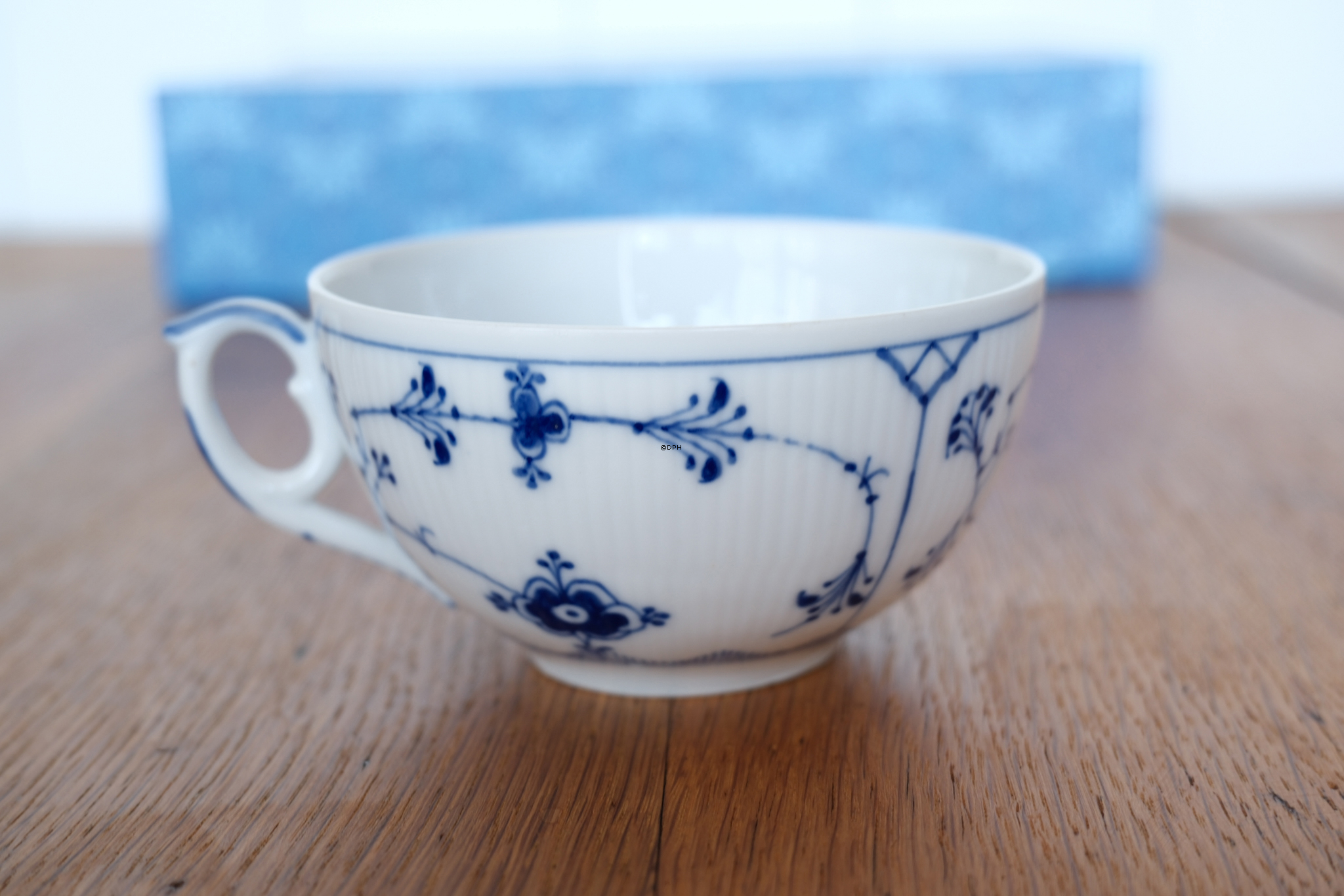 Musselmalet Gerippt, Gross Frühstückstasse Nr. 1/75, Royal Copenhagen (Tasse Ø11cm)