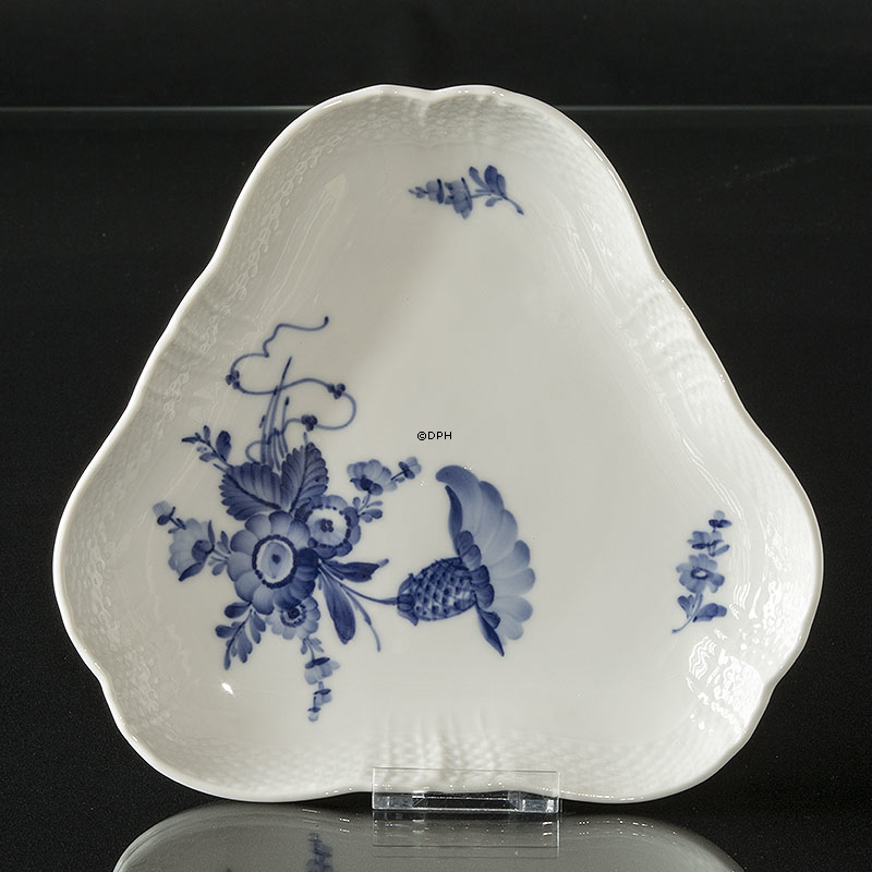 Blaue Blume, geschweift, dreieckig Schale 21cm, Royal Copenhagen Nr. 1526