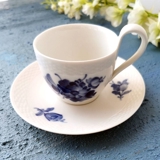 Blaue Blume, glatt, Tasse mit hohem Henkel und Untertasse Nr. 10/8193, Royal Copenhagen