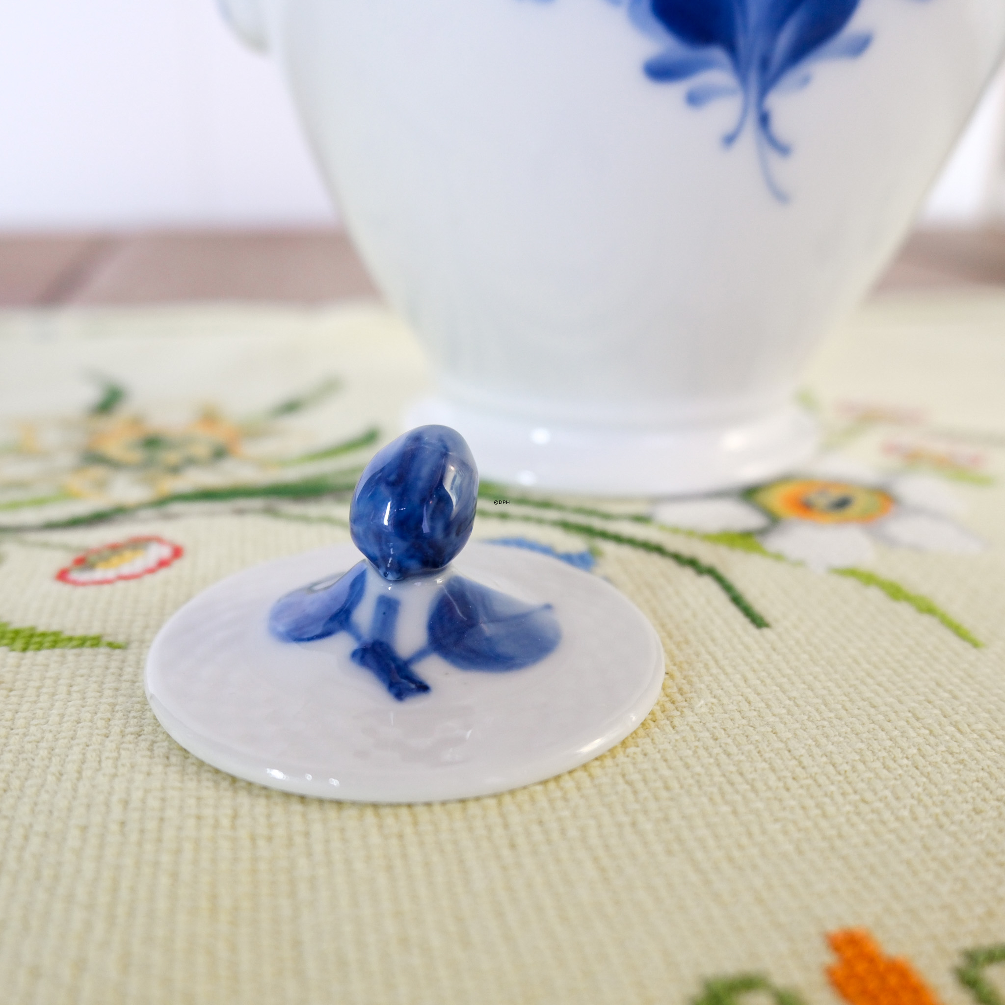 Blaue Blume, glatt, Gross Schokoladentopf mit Deckel Nr. 10/8246, Royal Copenhagen