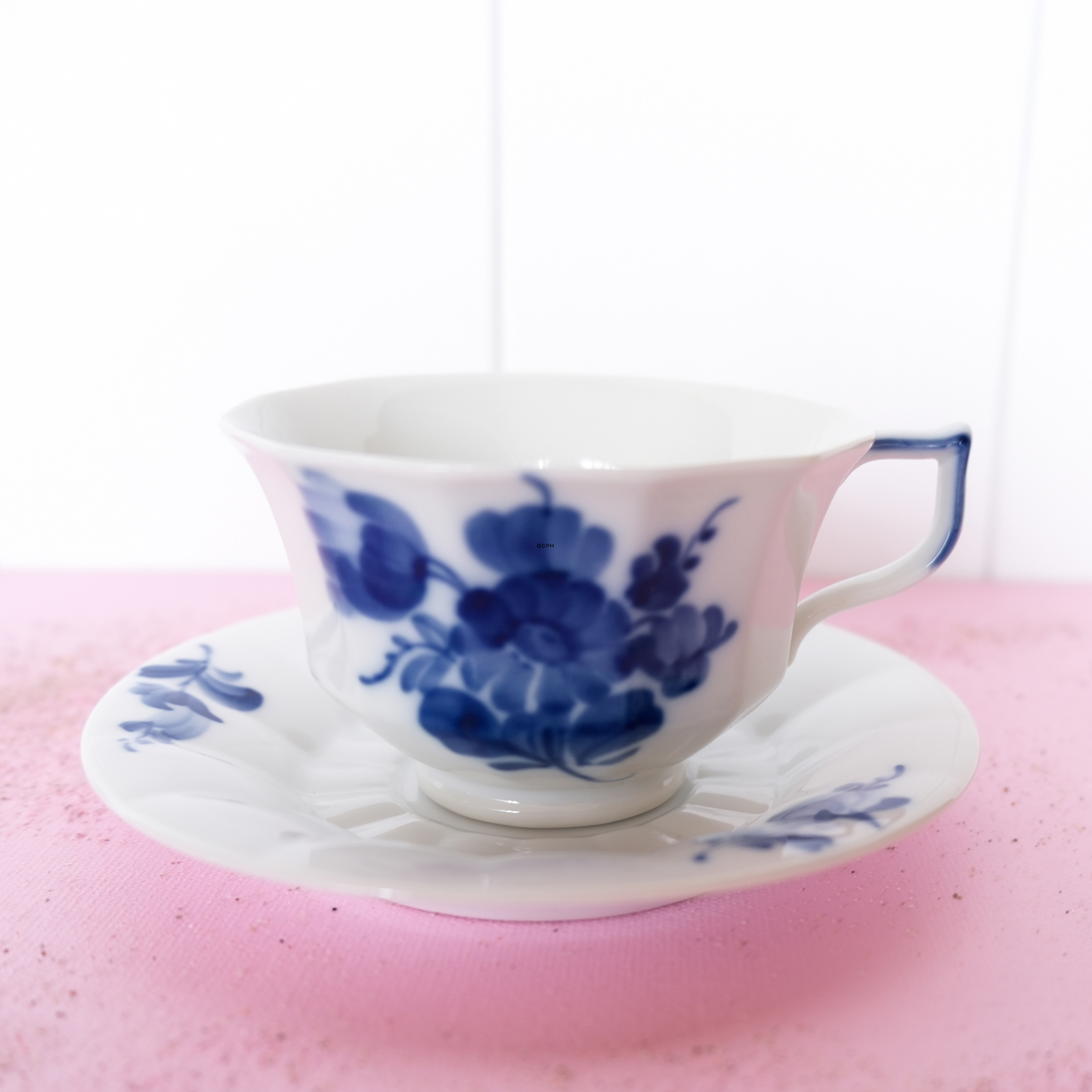 Blaue Blume, eckig, Teetasse (Gross Kaffeetasse) und Untertasse Nr. 10/8500 1,8dl, Royal Copenhagen