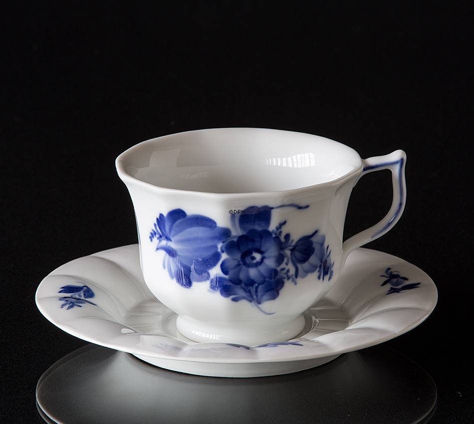 Blaue Blume, eckig, große Teetasse und Untertasse Nr. 10/8501, Royal Copenhagen