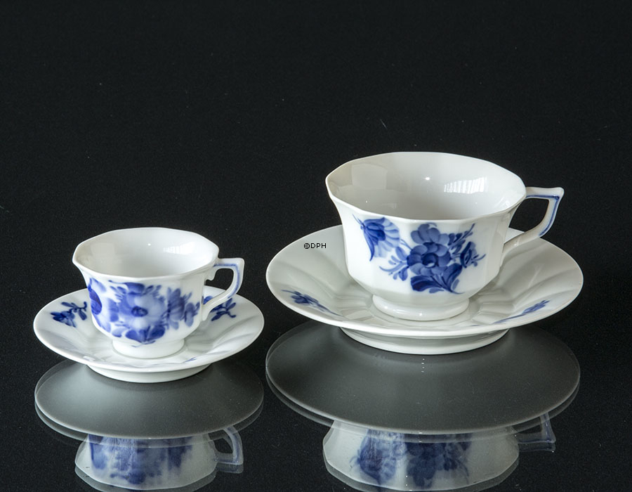 Blaue Blume, eckig, Sehr Klein Kaffeetasse Nr. 10/8519, Royal Copenhagen Tasse Ø6cm H: 4,5cm Untertasse: Ø 9,8cm