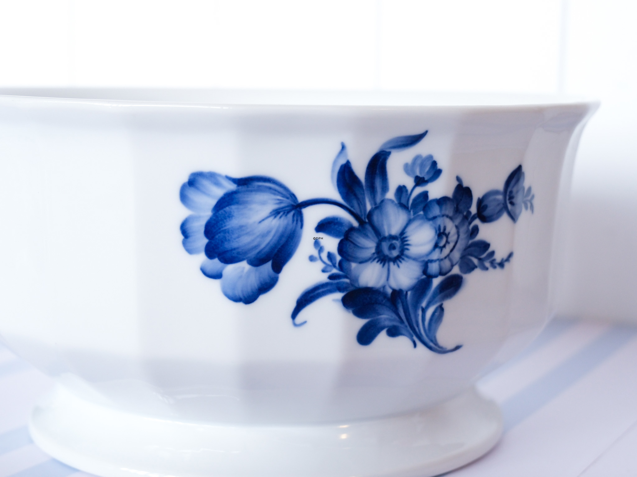Blaue Blume, eckig, große Schale / Bowle Nr. 10/8558, Royal Copenhagen