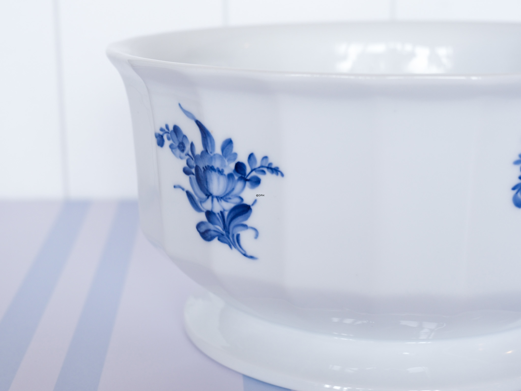Blaue Blume, eckig, große Schale / Bowle Nr. 10/8558, Royal Copenhagen