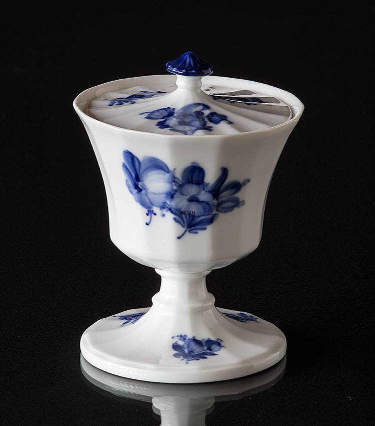 Blaue Blume, eckig Becher nr. 10/8579, Royal Copenhagen