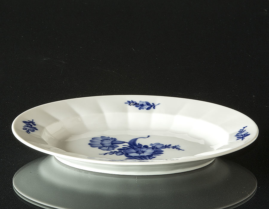 Blaue Blume, eckig, ovale Servierplatte Nr. 10/8605, ø25cm, Royal Copenhagen