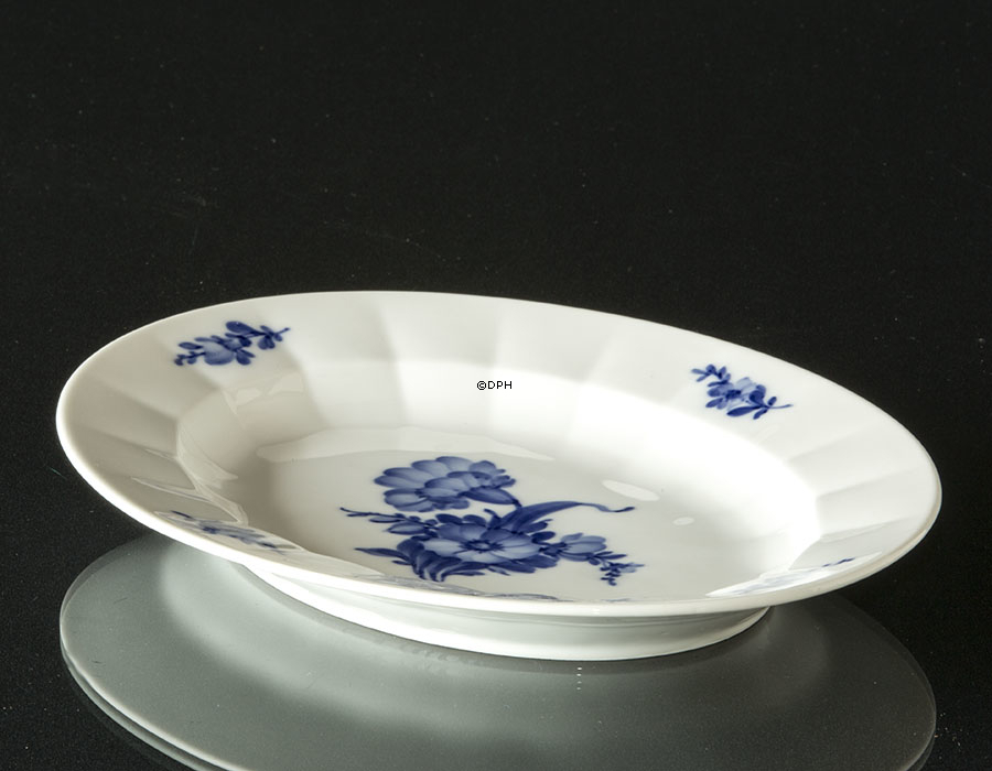 Blaue Blume, eckig, ovale Servierplatte Nr. 10/8605, ø25cm, Royal Copenhagen
