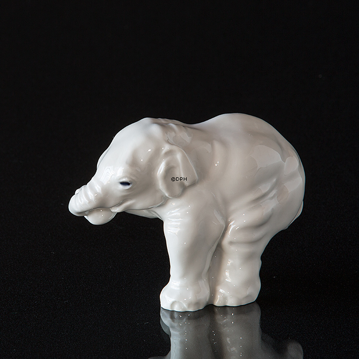 Weißer Elefant Figur, Royal Copenhagen Nr. 241