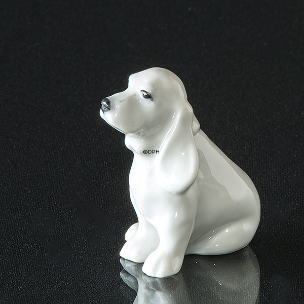 Weißer Hund, der nach oben schaut, Royal Copenhagen Figur Nr. 547 oder 2547