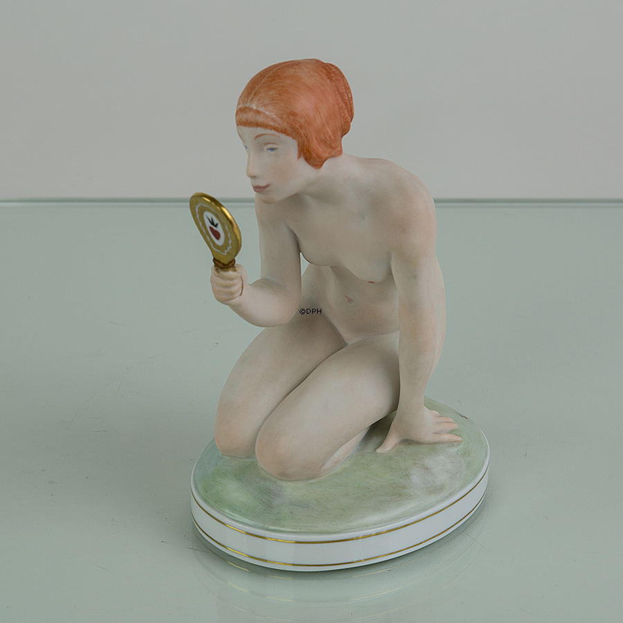 Mädchen mit Spiegel, Royal Copenhagen Royal Copenhagen Überglasurfigur Nr. 1244 oder 093