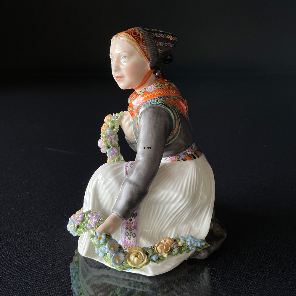 Amager-Mädchen, Royal Copenhagen Überglasur Figur Nr. 12412 oder 252