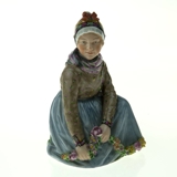 Fanø Mädchen mit Girlande, Royal Copenhagen Figur Nr. 12413 order 253