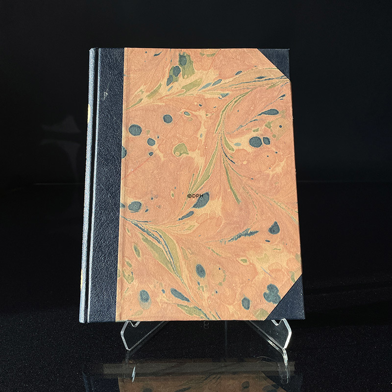 StabilerTellerständer, Acryl - Kann sowohl zum Stellen als auch zum Aufhängen von großen Tellern, Geschirr etc. verwendet werden