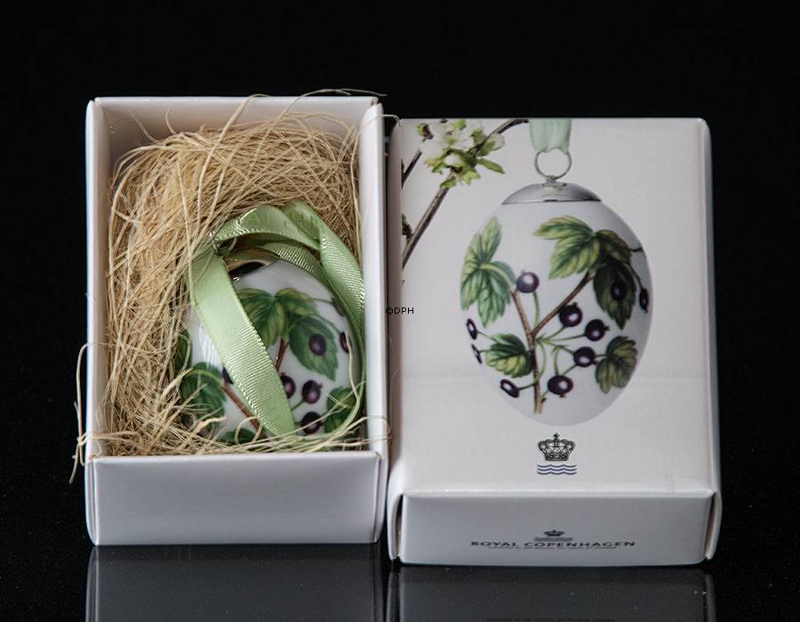 Osterei mit schwarzer Johannisbeere, Royal Copenhagen Osterei 2016