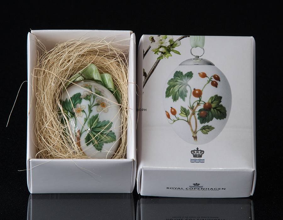 Osterei mit roter Johannisbeere, Royal Copenhagen Osterei 2016