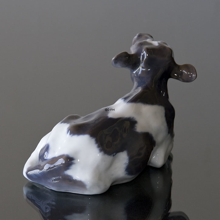 Kalb liegt und ruft seine Mutter an, Royal Copenhagen Figur Nr. 1072 oder 082