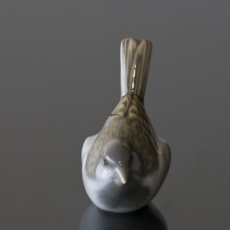 Sperling, Optimist mit Schwanz nach oben, Royal Copenhagen Vogelfigur Nr. 1081 oder 083
