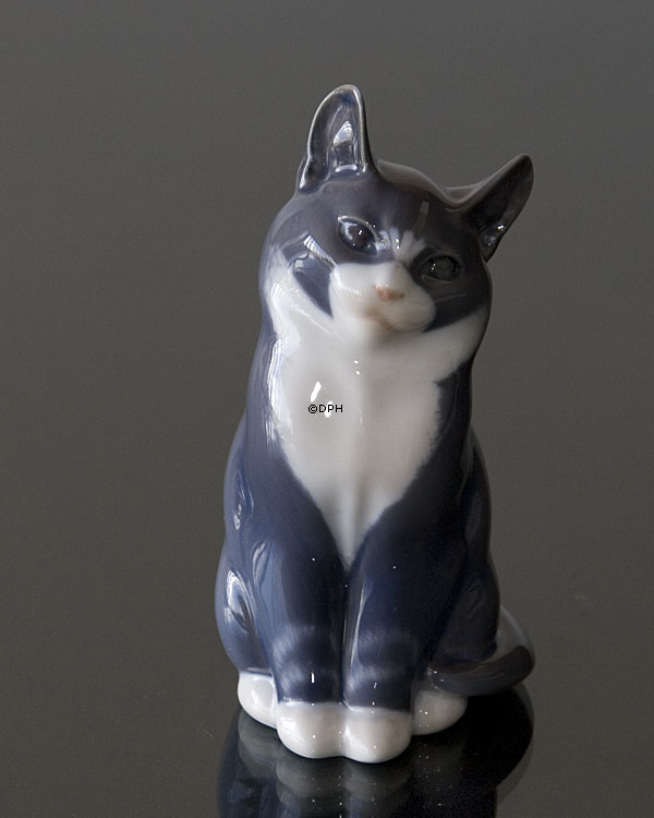 Graue Katze spielt, Royal Copenhagen Figur Nr. 1803 oder 115