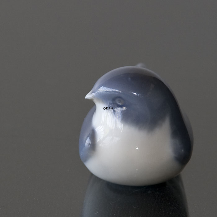 Schwalbe, Royal Copenhagen Vogelfigur Nr. 2374 oder 130