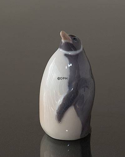Pinguin, der neugierig oben schaut, Royal Copenhagen Vogelfigur Nr. 3003 oder 139