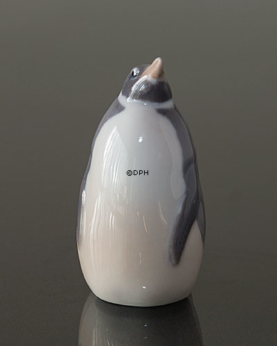 Pinguin, der neugierig oben schaut, Royal Copenhagen Vogelfigur Nr. 3003 oder 139