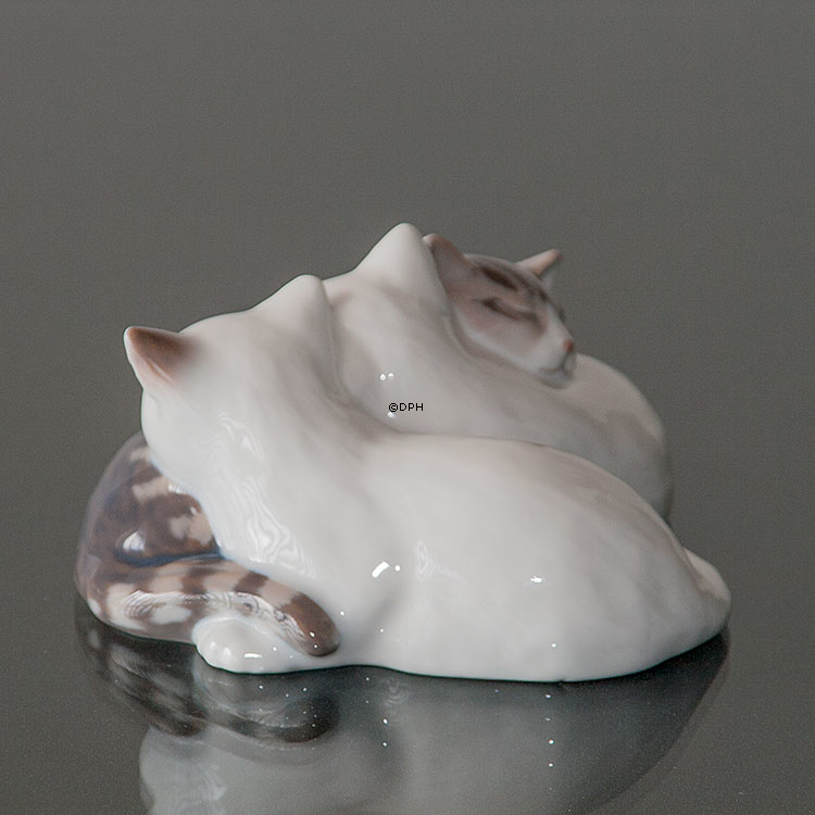 Drei Kätzchen schlafen, Royal Copenhagen Figur Nr. 304