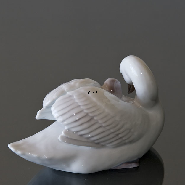 Schwan mit Küken, Royal Copenhagen Figur Nr. 360