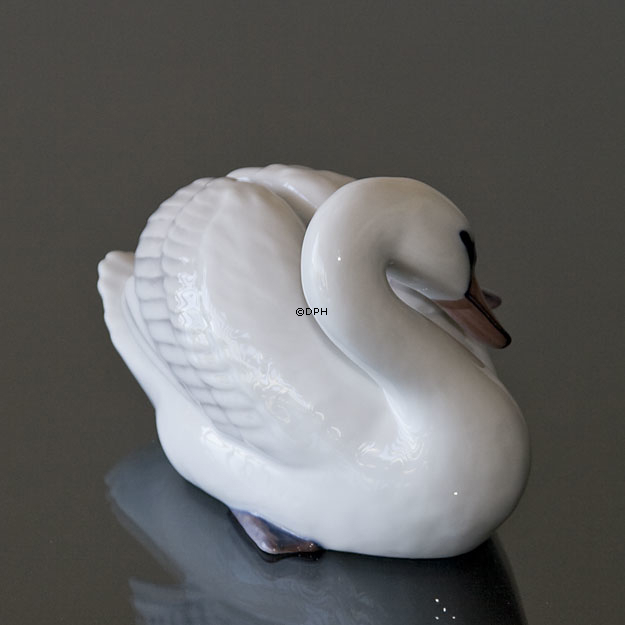 Schwan mit Küken, Royal Copenhagen Figur Nr. 360