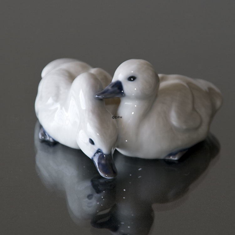 Zwei Schwanküken, Royal Copenhagen Figur Nr. 363