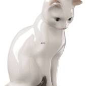 Weiße Katze schaut nach unten, Bing & Gröndahl Figur Nr. 2453 