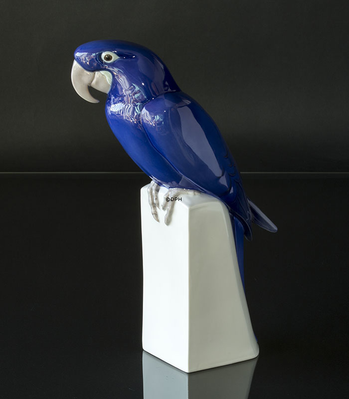 Blaue Ara, Bing & Gröndahl Vogelfigur Nr. 2235 oder 503