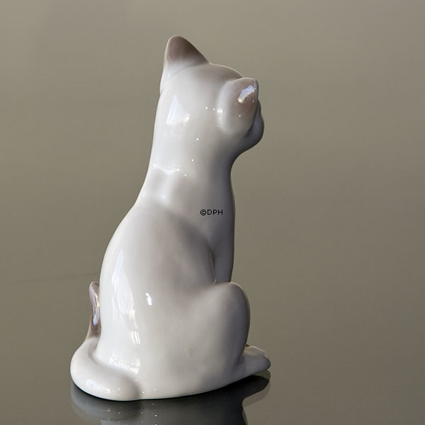 Weißes Kätzchen, sitzend, Royal Copenhagen Katzenfigur Nr. 505