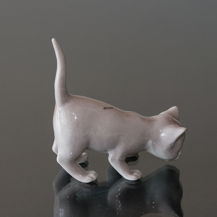 Graues Kätzchen, Schwanz oben, Bing & Gröndahl Katze Figur Nr. 2517 oder 517