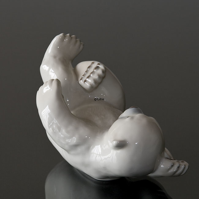 Eisbärenjunge liegt und spielt, Bing & Gröndahl Figur Nr. 2537 oder 537