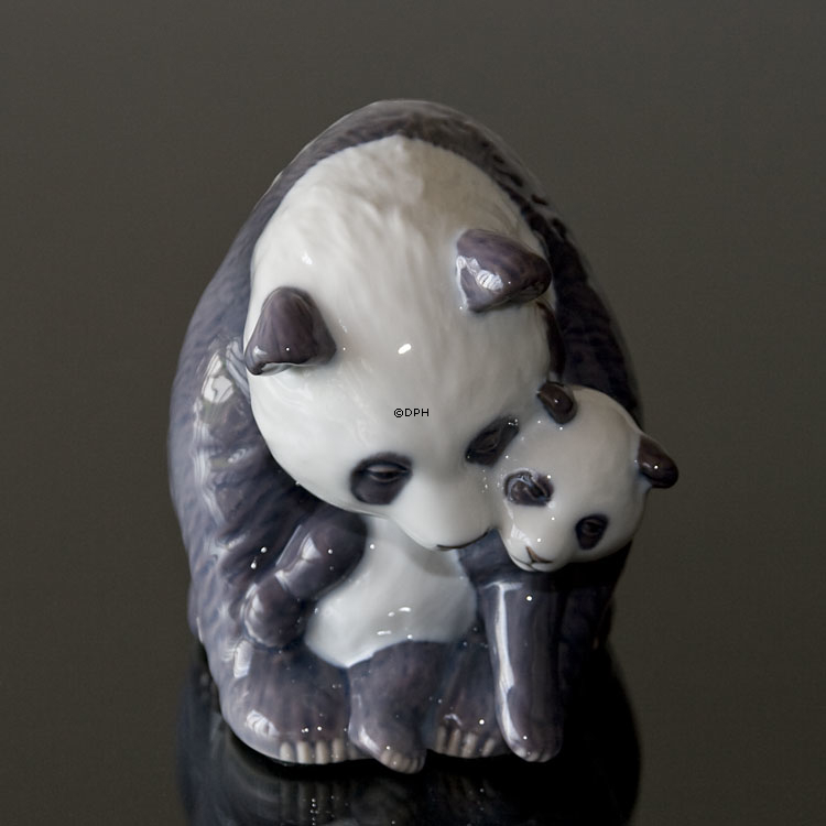 Panda mit Junge, mütterliche Liebe, Royal Copenhagen Figur Nr. 666