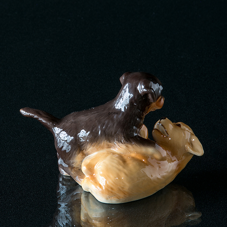 Golden Retriever und Rottweiler Welpen spielen, Royal Copenhagen Hund Figur Nr. 746