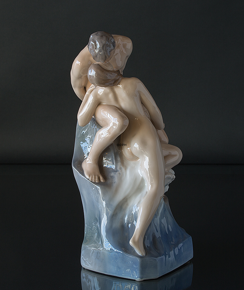 Welle and Strand, Mann und Frau küssen am Meer, Royal Copenhagen Figur Nr. 1132 oder 088