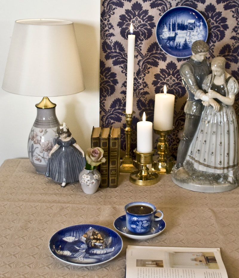 "Tänzerin", Mädchen mit blauem Kleid, Royal Copenhagen Figur Nr. 2444 oder 135