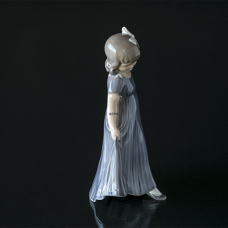 "Tänzerin", Mädchen mit blauem Kleid, Royal Copenhagen Figur Nr. 2444 oder 135