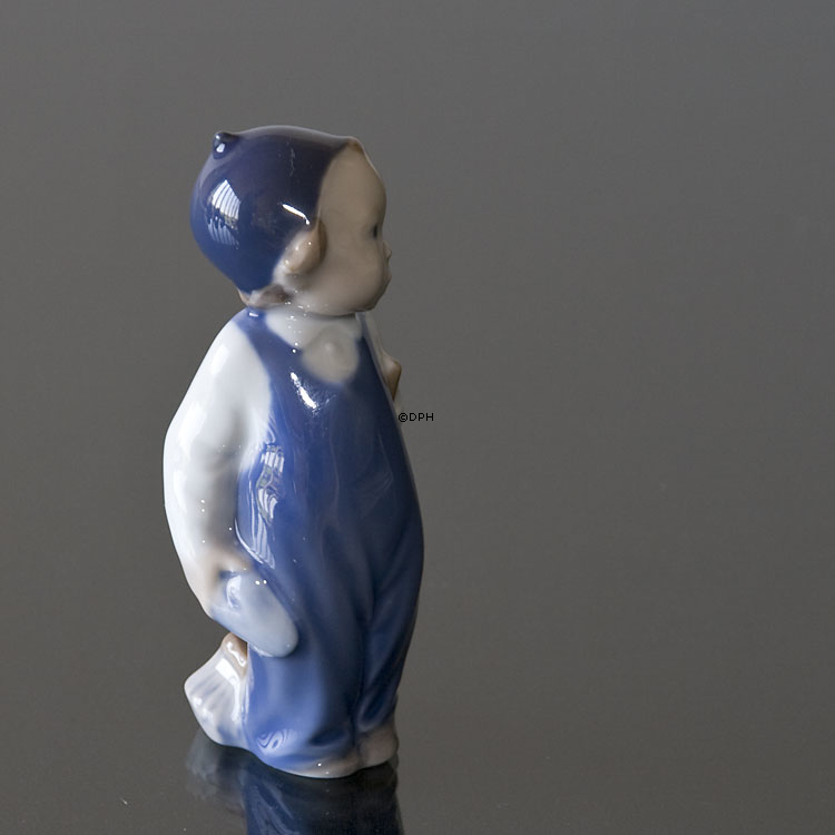 Junge mit dem Besen, der lernt zu arbeiten, Royal Copenhagen Figur Nr. 3250 oder 141