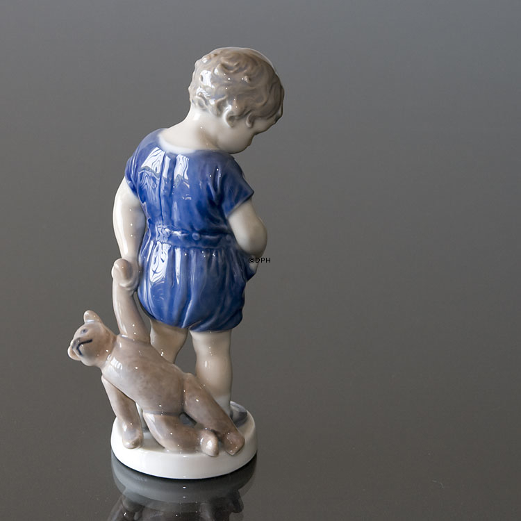 Junge mit Teddybär, Royal Copenhagen Figur Nr. 3468 oder 144