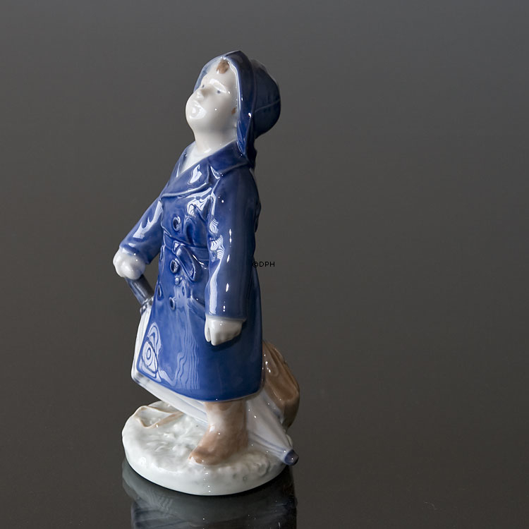 Junge mit Regenmantel und Regenschirm, Royal Copenhagen Figur Nr. 3556 oder 147