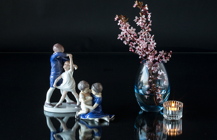 Kinder spielen umarmen, Bing & Gröndahl Figur Nr. 1568 oder 403