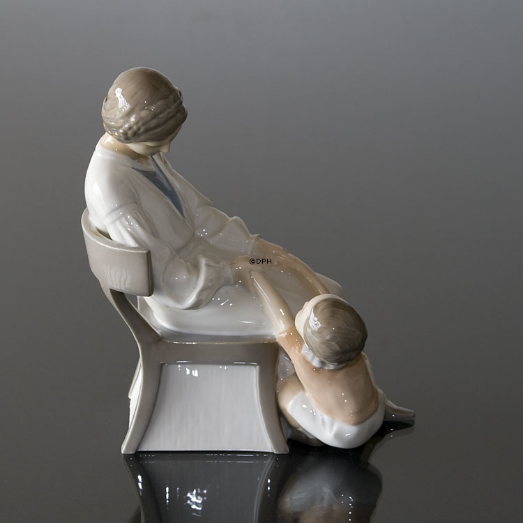 Dickies Mama, Mutter und Kind, Bing & Gröndahl Figur Nr. 1642 oder 413